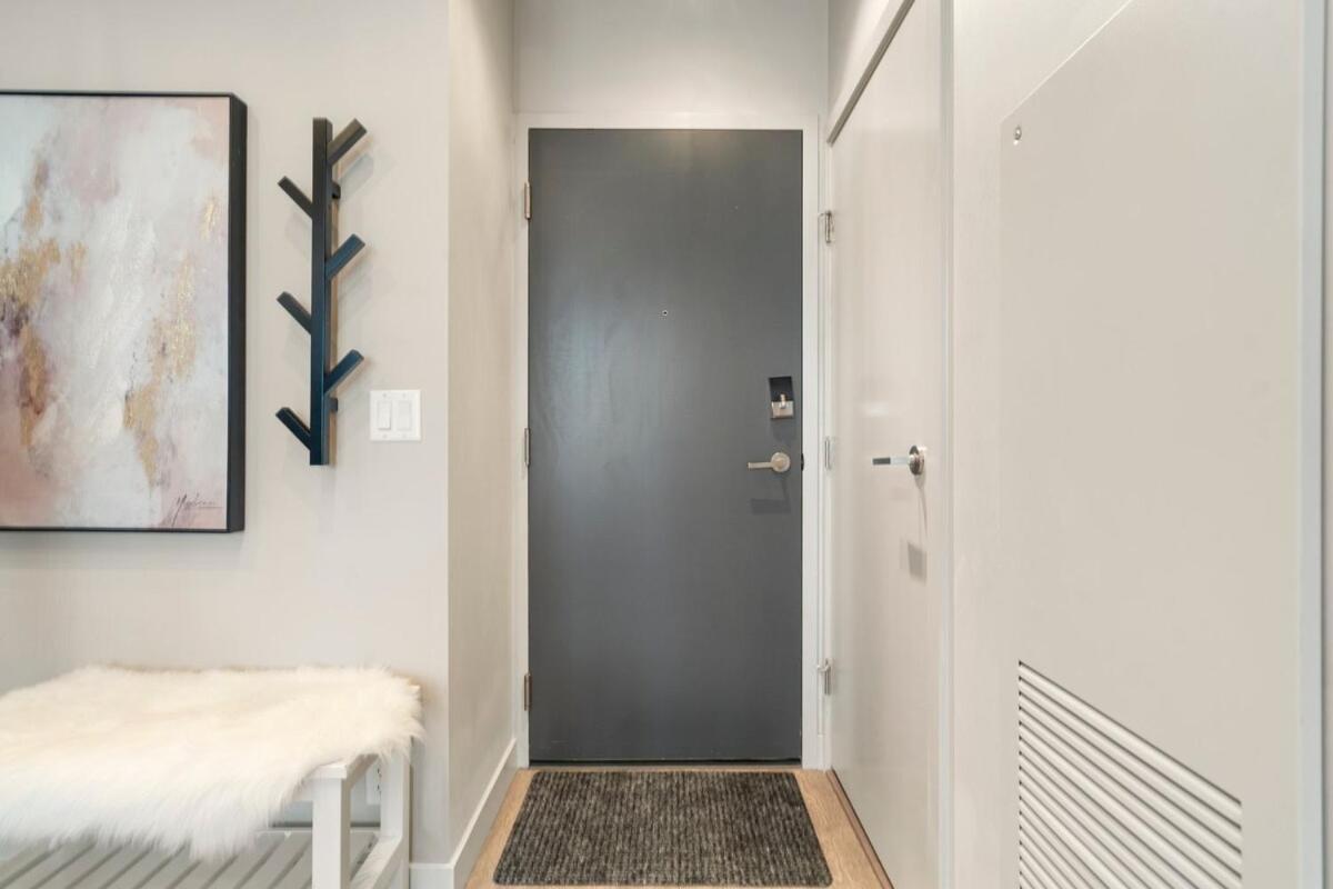 Stylish With Exclusive Rooftop Pool Apartment *