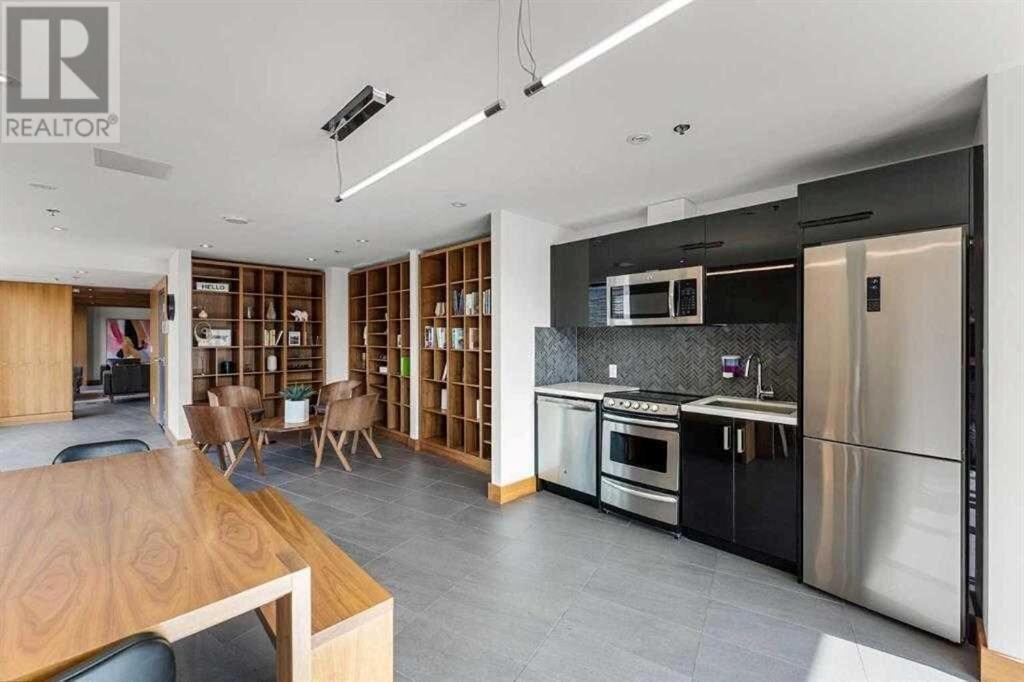 Stylish With Exclusive Rooftop Pool
