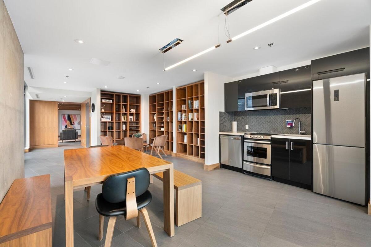 Stylish With Exclusive Rooftop Pool