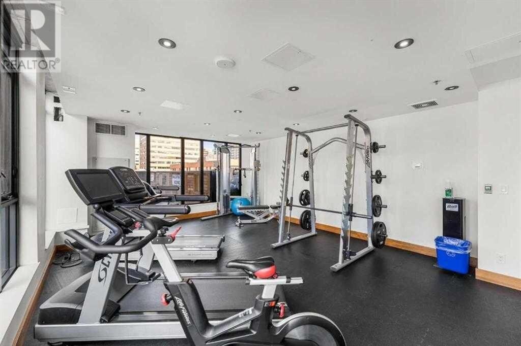 Stylish With Exclusive Rooftop Pool Apartment Calgary