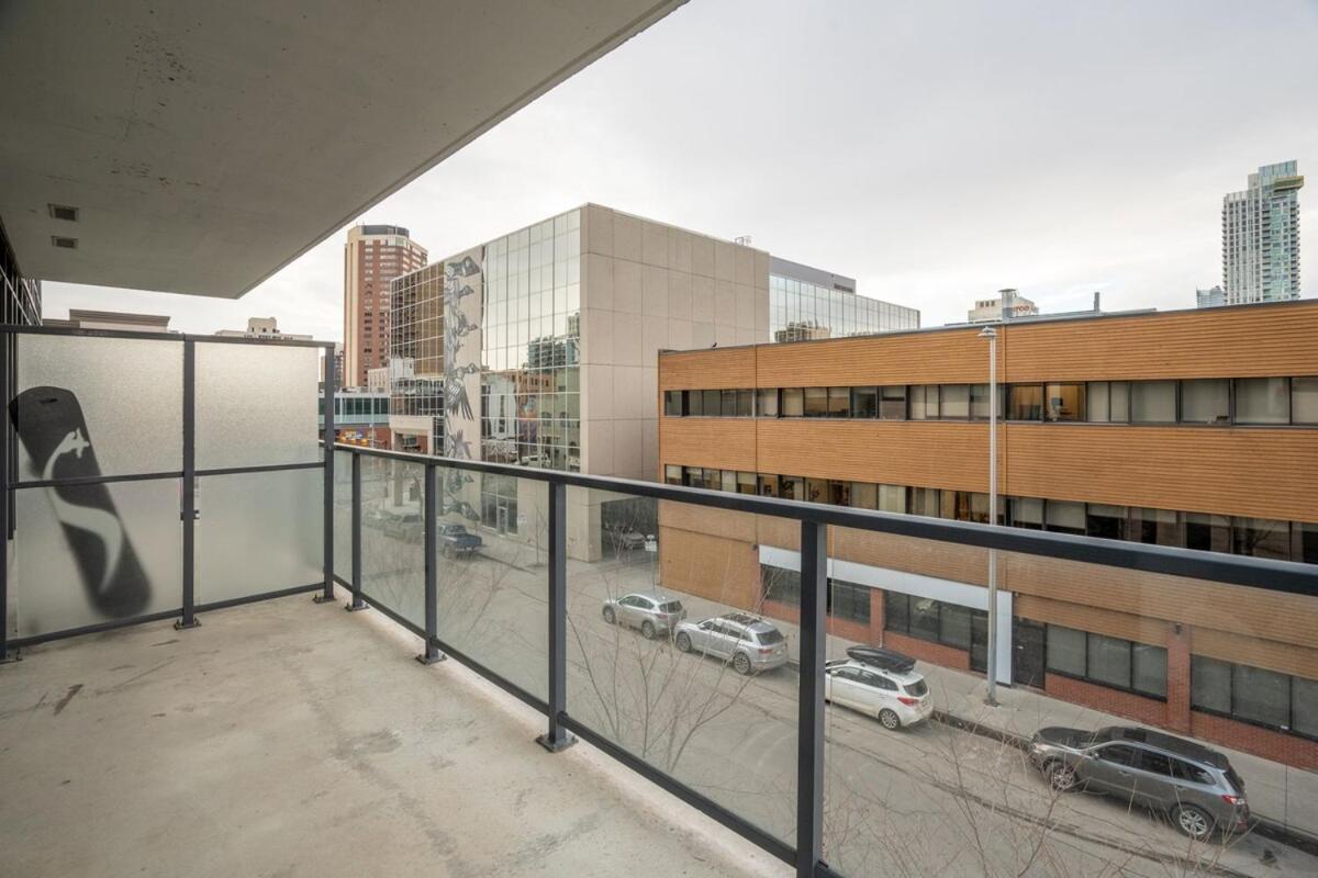 Stylish With Exclusive Rooftop Pool Apartment
