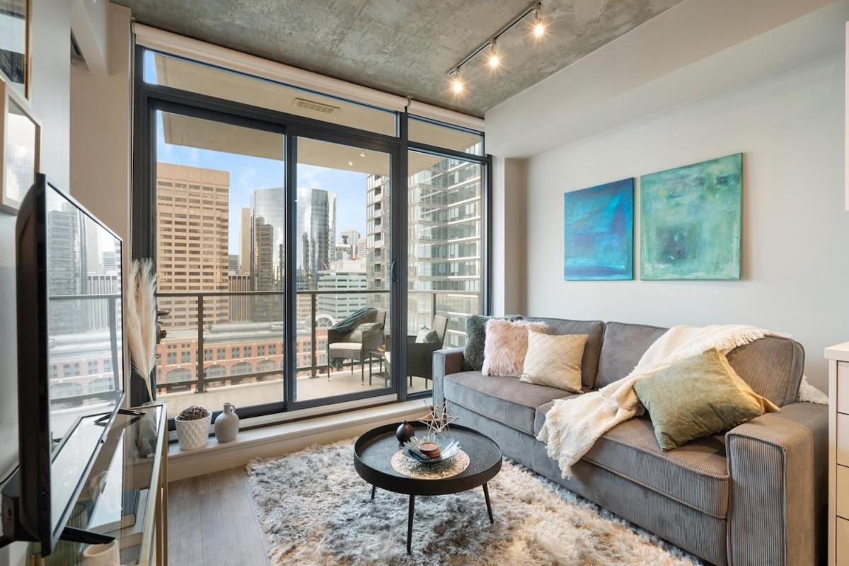 Stylish With Exclusive Rooftop Pool Apartment *